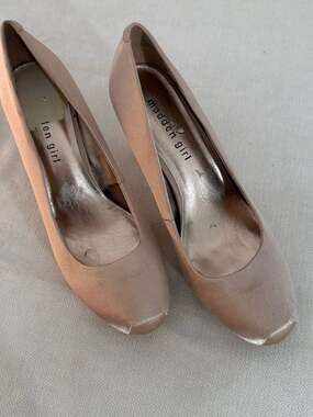 Madden Girl Blush Satin Pointed Toe Pumps 8M